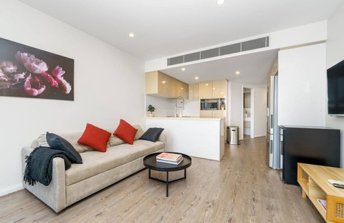 Kingston Apartment | Sophisticated Kingston Retreat Near Foreshore