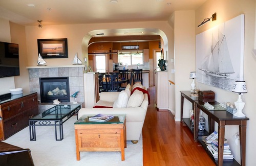 Depoe Bay House | Sophisticated Oceanview Retreat Overlooking Pirate Cove – Luxury Awaits