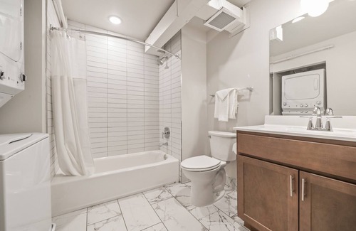 Downtown Louisville Apartment | Sophisticated Urban Lifestyle, Chic and Modern lofts Located near Downtown 204