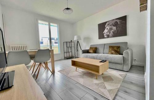 Toulouse East Apartment | Sorel by Yumē