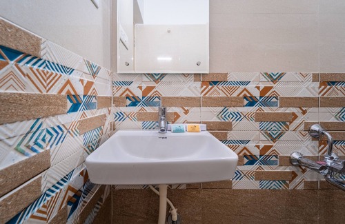 Kalapettai Hotel | Sornalaxmi Residency