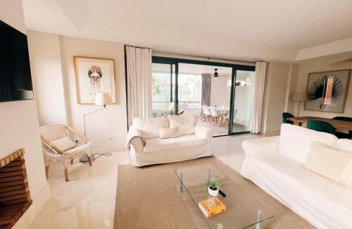 Sotogrande Apartment | Sotogrande Alboaire- Waterfront luxury 4 bedroom Apt in the Marina of Sotogrande