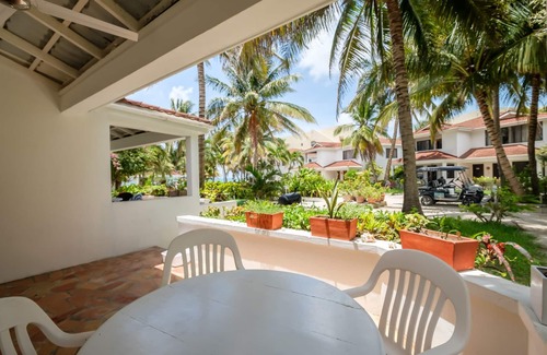 San Pedro Condo | SOUGHT AFTER PARADISE VILLAS CONDO! POOL, OCEAN, WALK TO EVERYTHING!