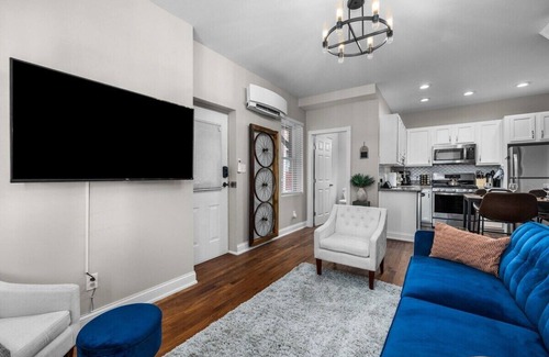 Soulard Apartment | Soulard Gem Dual Master 2BR w/own EnSuites & Deck