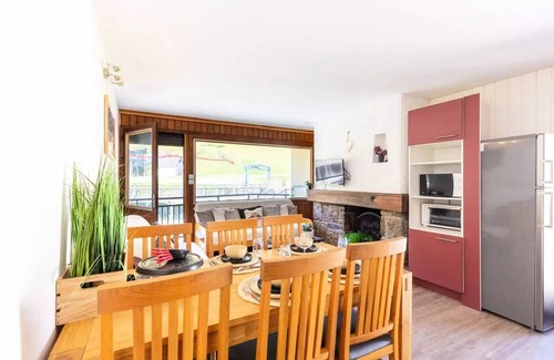 Saint-Lary-Soulan Apartment | Soum De Matte Residence - Apartment 11 people foot from the slopes Ski resort PLA D ADET