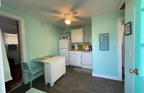Old Lyme Cottage | Sound View Beach Getaway Cottage