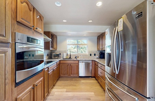 Poulsbo House | Soundfront home with WiFi, washer/dryer, central AC, and enclosed yard