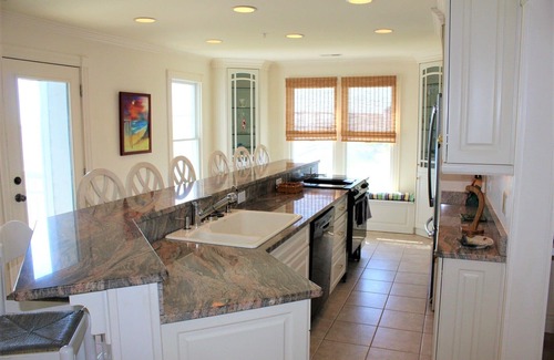 Manteo Condo | Sounds Perfect - Ballast Point Villa 1222 | 30' Slip & Sound-Front!