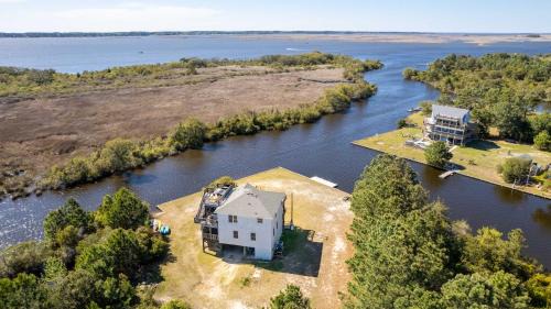 Carova Beach House | Soundside, Canal Front! Water views!, 4x535, The 4x4 Leaf Clover