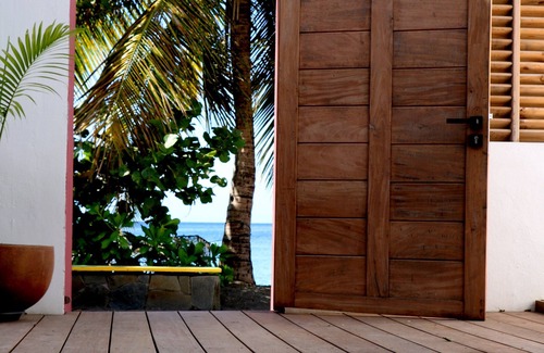 Case-Pilote House | SOUS LE SOLEY Downstairs luxury villa on the waterfront