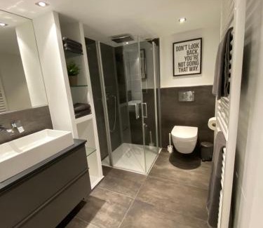 Hochschulviertel Apartment | Souterrain Wohnung in einer Stadtvilla