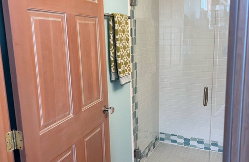 Rabbit Creek Apartment | South Anchorage getaway with indoor gym!