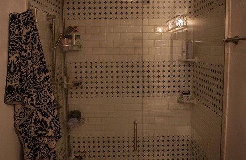 Rabbit Creek Apartment | South Anchorage getaway with indoor gym!