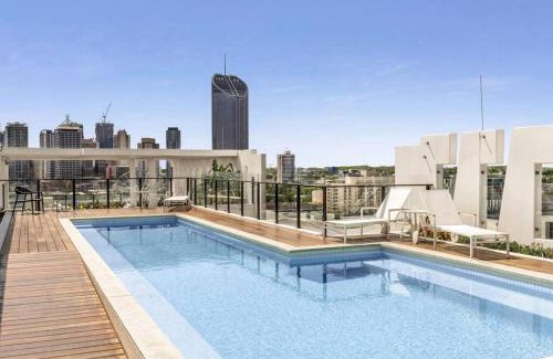 South Brisbane Apartment | South Bank Central 1 bedroom apartment with Parking