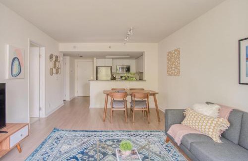 South Beach Apartment | South Beach 1br w on-site shops restaurants SFO-1659
