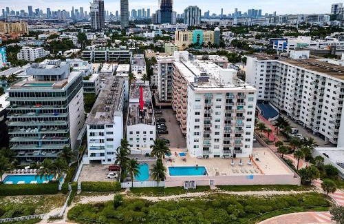 South of Fifth Apartment | South Beach Beachfront Apartment, Chairs & Umbrella Access