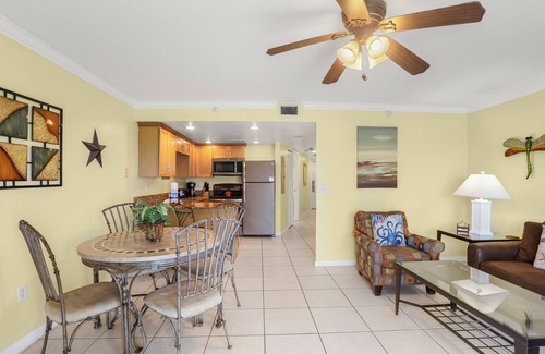 Treasure Island Condo | 🌞 South Beach Condo #305 Gulf Front Bliss for Up to Four Guests