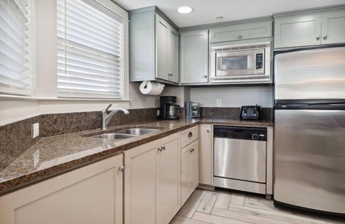 Tybee Island Condo | South Beach Penthouse for 12 with Ocean Views & steps to beach!