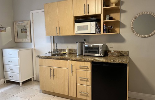 South of Fifth Condo | South Beach Studio Condo on the beach, 335 Ocean Drive, Art Deco area- Florida.