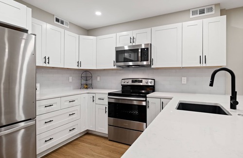 South Beach Condo | South Beach in Sea Pines! Beach & Salty dog are steps away