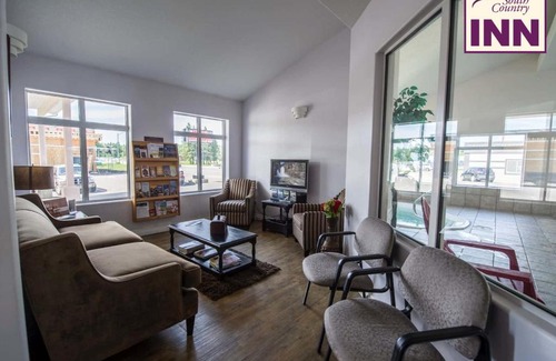 Cardston Hotel | South Country Inn