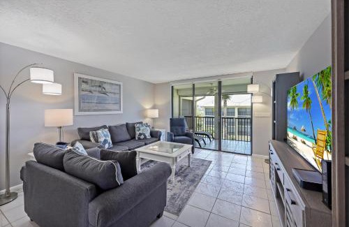 Marco Island House | South end condo with pool/spa and steps to beach