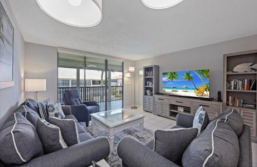Marco Island House | South end condo with pool/spa and steps to beach