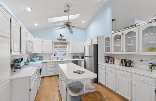 Marco Island House | South Exposure 5 min walk to Beach, JW Marriott, Heated Pool, Free Bikes, Pet OK