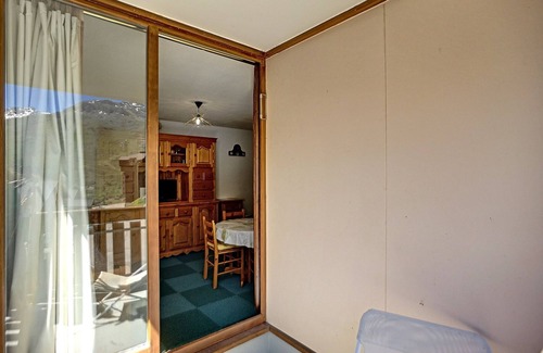 Les Bruyeres Apartment | South-Facing 2-Bedroom Apt in Les Menuires, Ski-In/Ski-Out, Sleeps 5