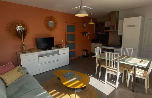 Fecamp Apartment | South facing cottage, cocooning 40 m from the sea