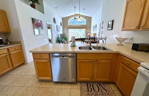 Haines City House | South Facing Pool Villa on the Golf Course