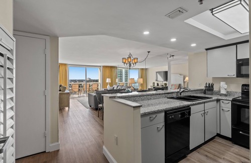 Arcadian Shores Condo | South Hampton 902 w/Outdoor Pool & Beach