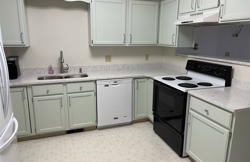 South Haven Condo | South Haven Condo w/LAKE MICHIGAN + LIGHTHOUSE VIEWS w/POOL + PRIVATE BEACH