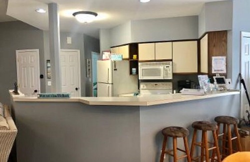 South Haven Condo | South Haven, MI Octagon -Cozy Home with Fireplace & Outdoor Pool-Read our review