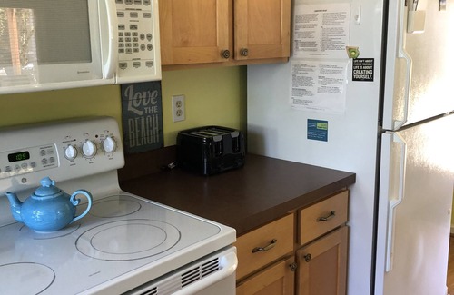 South Haven Condo | South Haven - No Stairs - Condo with Pool - 2 minute Walk to Beach!