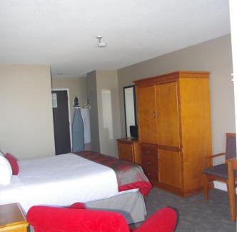 Prince Albert Hotel | South Hill Lodge