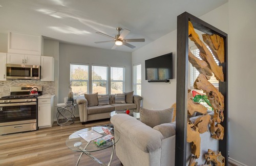 South Houston Apartment | South Houston Townhome w/Patio & Gas Grill!