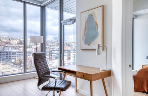 South Lake Union Apartment | South Lake Union 2br w gym roof nr restaurants SEA-554