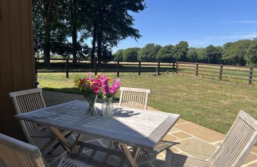 Inchbrook Apartment | South Lodge, Countryside views near Kingscote Barn