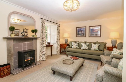 Alford House | South Mains Cottage - Craigievar Castle
