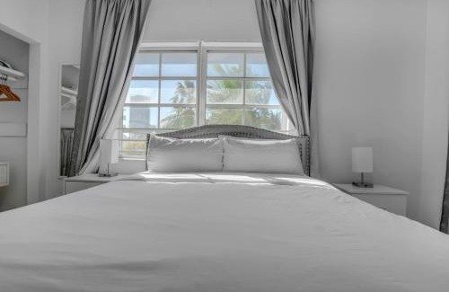 Flamingo/Lummus Apartment | South Miami 2BR Near Beach and Nightlife