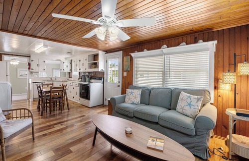 South Nags Head House | South Nags Head 6232A: Walk to the Beach | Pets OK