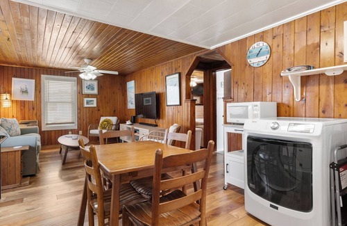 South Nags Head House | South Nags Head 6232A: Walk to the Beach | Pets OK