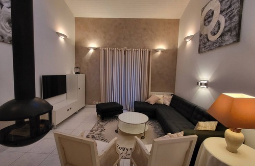 Montarnaud House | SOUTH OF FRANCE BEAUTIFUL HOUSE WITH GARDEN AND POOL LOCATED IN A HAVEN OF PEACE.