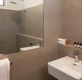 Tuncurry Hotel | South Pacific Palms Motor Inn