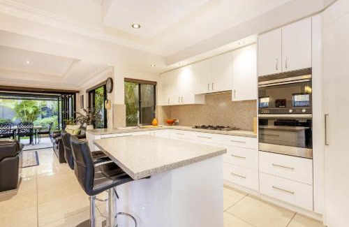 South Perth House | South Perth Garden House - Executive Escapes