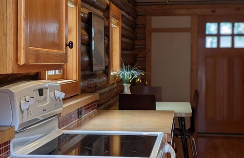 West Yellowstone Cabin | South Plateau Cabins - a Cozy, Beautiful Log Home near Yellowstone