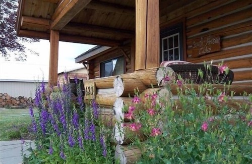 West Yellowstone Cabin | South Plateau Cabins - A Unique and Beautiful Log Home