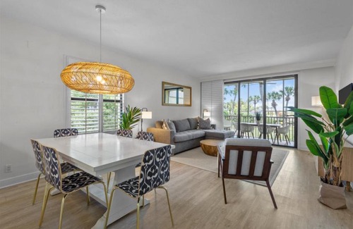 Captiva Apartment | South Seas Beach Villa 2111