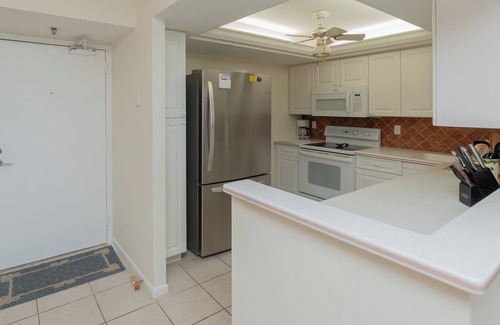 Marco Island Condo | South Seas Tower 4-808 View the Sunset every evening.